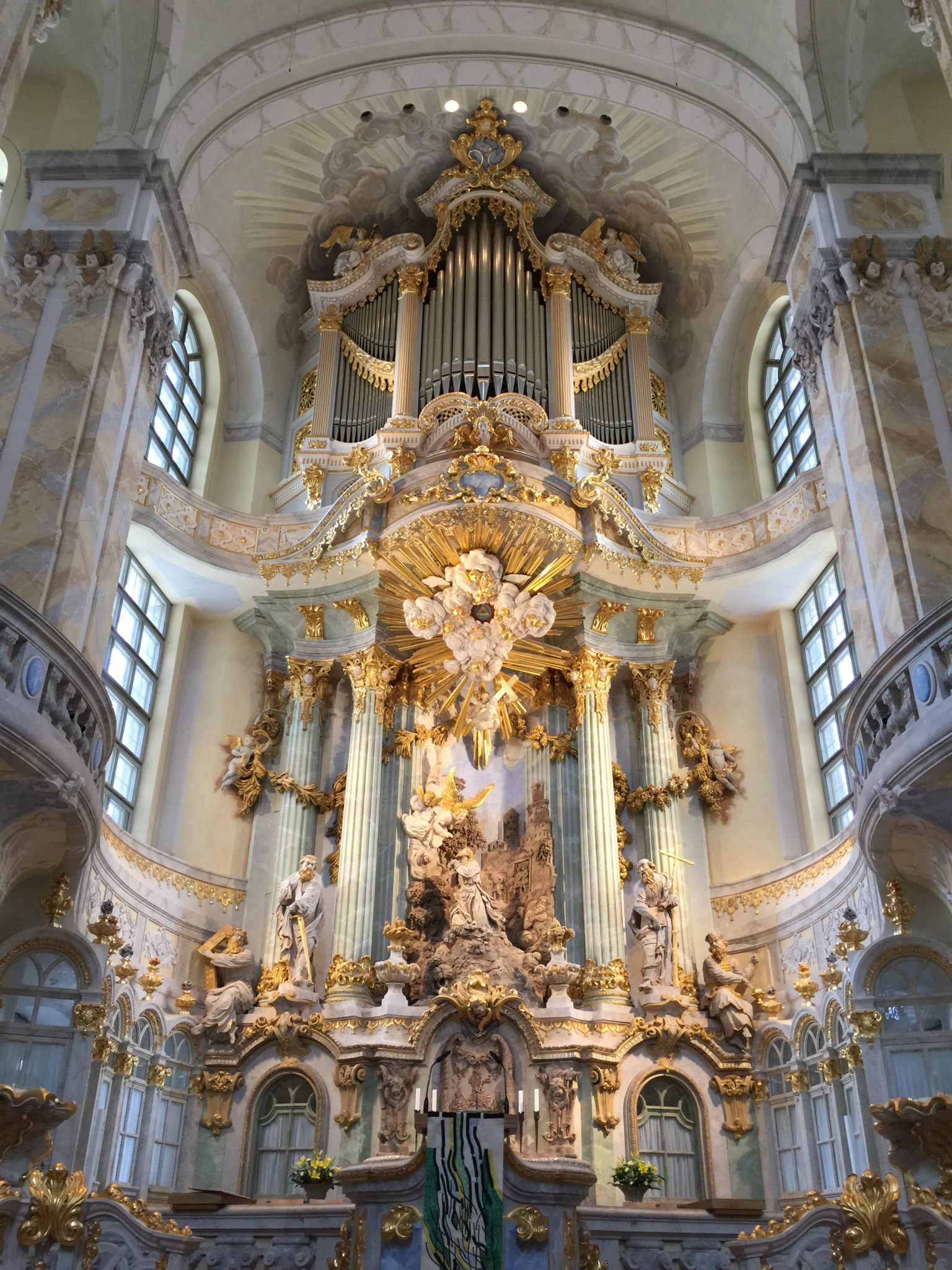 Standing inside the Frauenkirche, Dresden